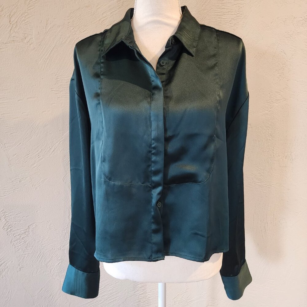 Ann Taylor Loft Satin Cropped Button Up